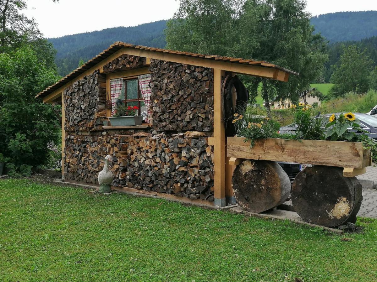 Haus Holunder Weissbriach Apartment Bagian luar foto