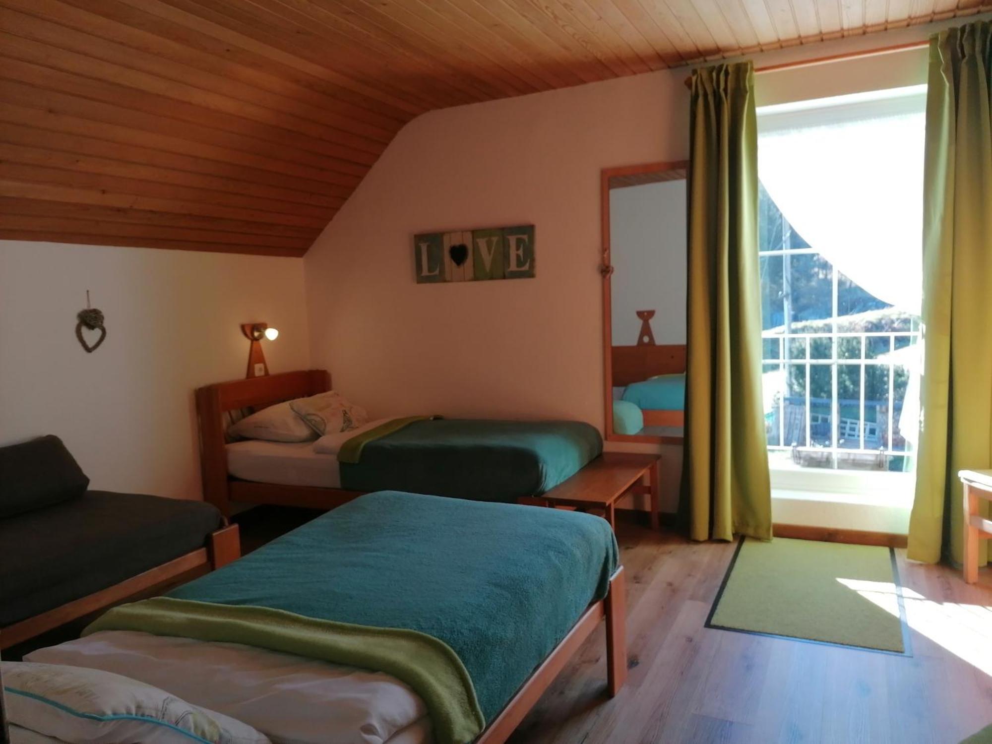 Haus Holunder Weissbriach Apartment Bagian luar foto