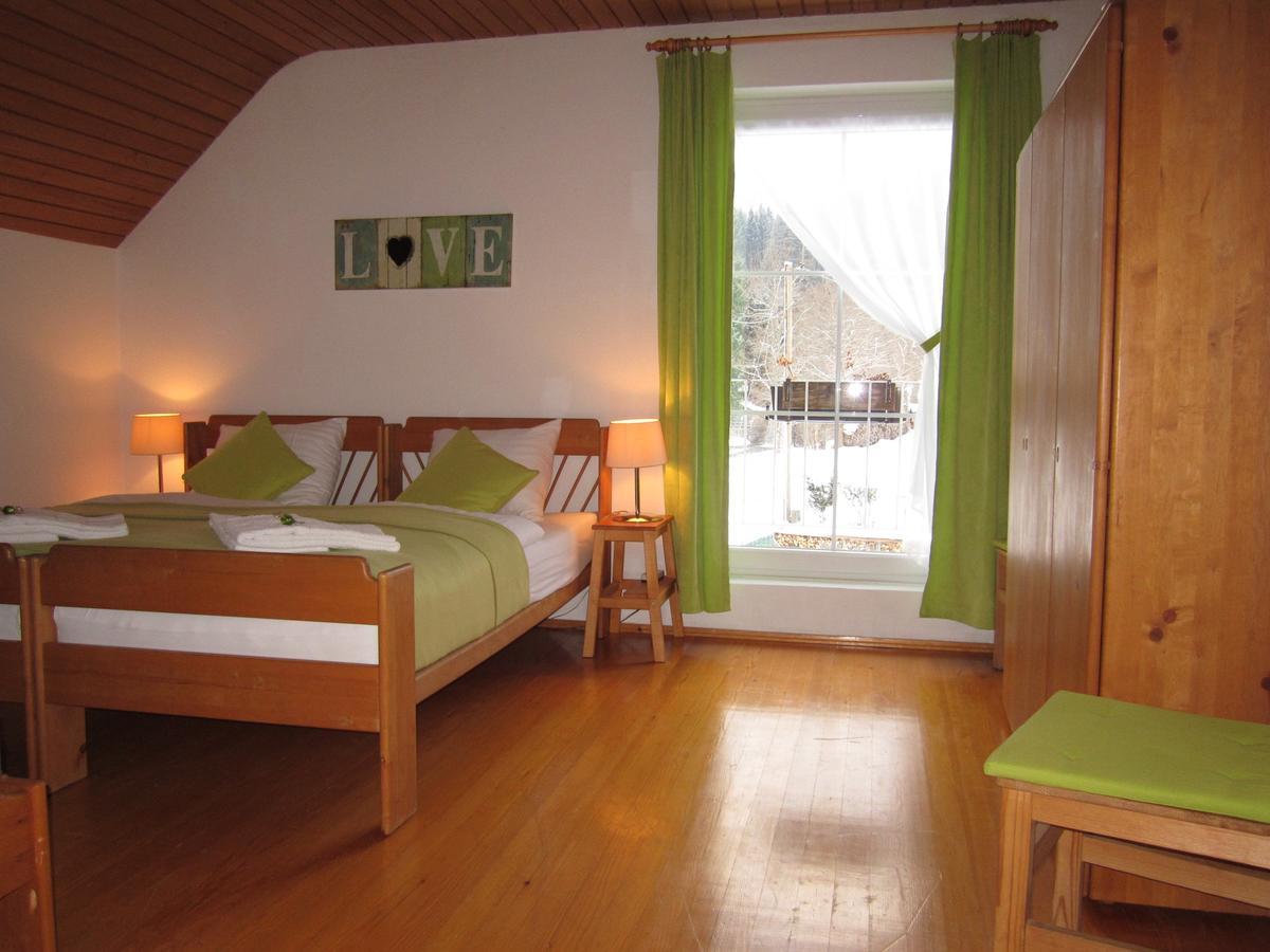 Haus Holunder Weissbriach Apartment Bagian luar foto