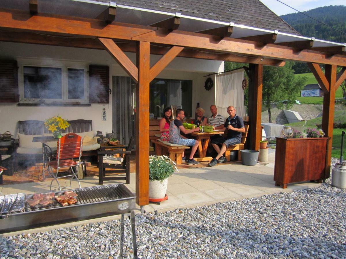 Haus Holunder Weissbriach Apartment Bagian luar foto